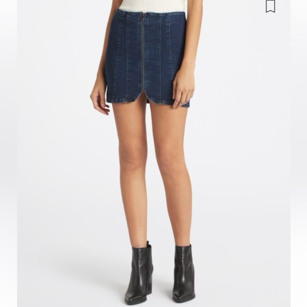 NWT We The Free Free People Women’s Layla Denim Zip-Front Mini Skirt - Size 6 - Picture 1 of 10
